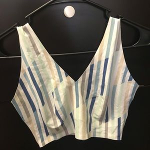 TRUE AND CO- sz Large True Body V Neck bra